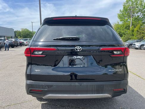 Used 2024 Toyota Grand Highlander Platinum image 17