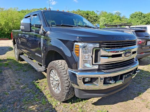 Used 2019 Ford F250 XLT w/ XLT Premium Package AWD/4WD image 3
