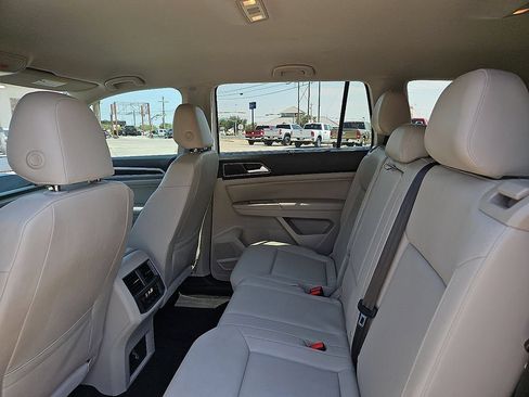 Used 2019 Volkswagen Atlas SE w/ Towing Package FWD image 18