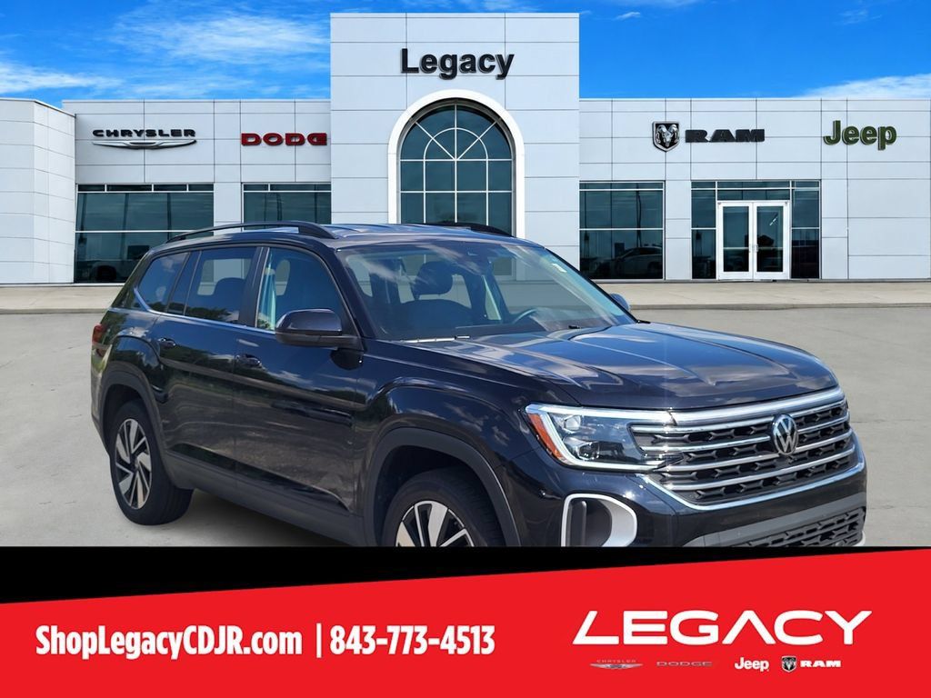 Used 2025 Volkswagen Atlas SE FWD image 1