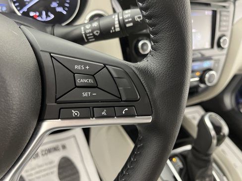 Used 2022 Nissan Rogue Sport SV FWD image 18