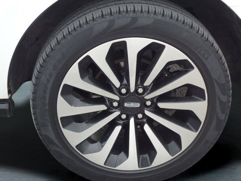 Used 2023 Lincoln Navigator Reserve image 9