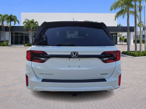 Used 2025 Honda Odyssey Touring image 6