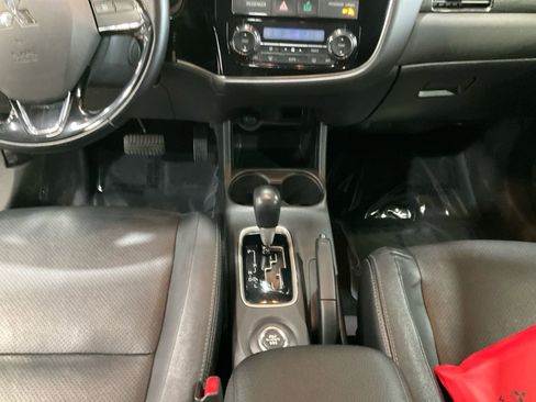 Used 2016 Mitsubishi Outlander ES image 11