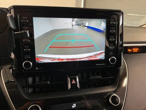 Used 2021 Toyota Corolla LE FWD image 28