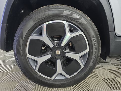 Used 2024 Rivian R1T Adventure AWD/4WD image 11