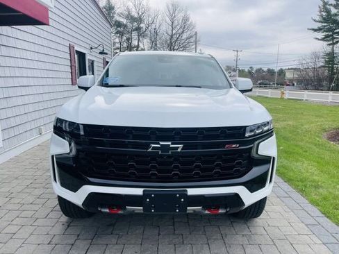 Used 2024 Chevrolet Tahoe Z71 w/ Luxury Package image 3