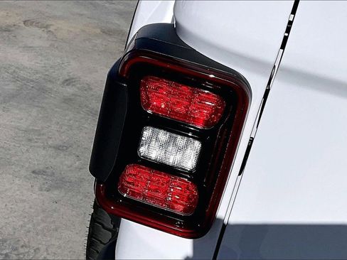 New 2025 Jeep Gladiator Rubicon image 20