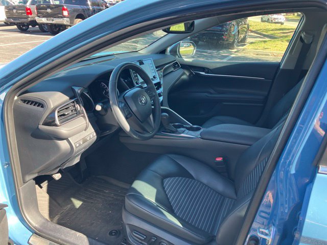 Used 2024 Toyota Camry SE w/ Cold Weather Package FWD image 10
