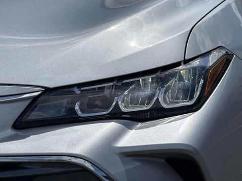 Used 2021 Toyota Avalon XLE image 7