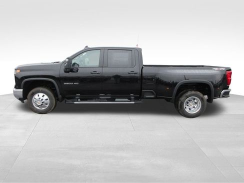 New 2026 Chevrolet Silverado 3500 LT w/ All Star Edition AWD/4WD image 2