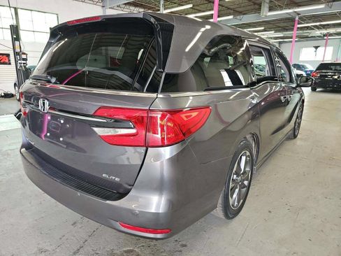 Used 2024 Honda Odyssey Elite image 3