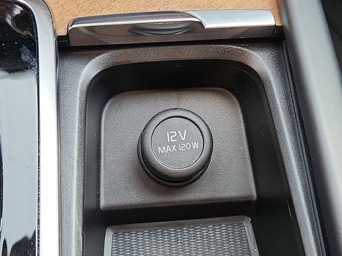 Certified 2024 Volvo XC90 B6 Plus w/ Protection Package Premier image 25