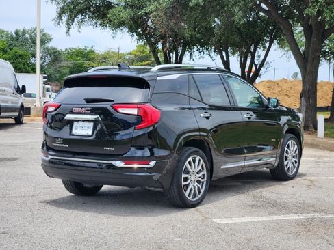 Used 2024 GMC Terrain Denali w/ Denali Premium Package AWD/4WD image 5