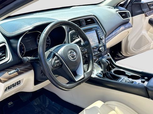 Used 2016 Nissan Maxima Platinum FWD image 4