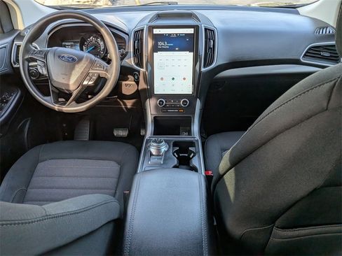 Used 2022 Ford Edge SE w/ Black Appearance Package image 17