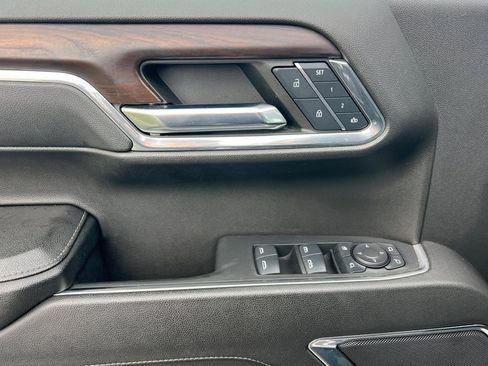 Used 2024 GMC Sierra 1500 SLT image 11