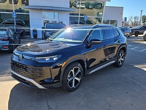 New 2026 Volkswagen Tiguan SE image 1