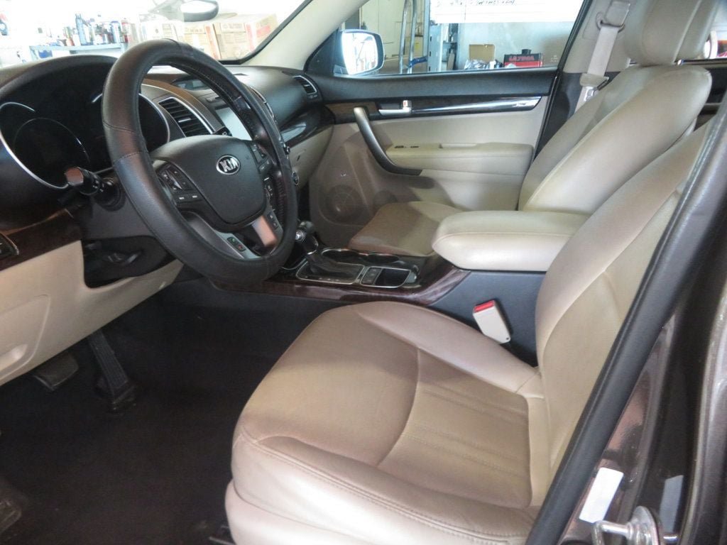 Used 2014 Kia Sorento EX w/ EX V6 Touring Package FWD image 18