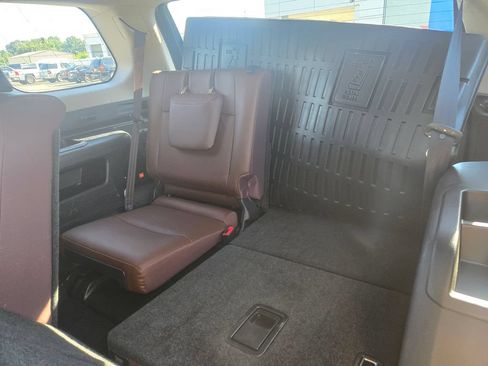 Used 2023 Toyota 4Runner Limited AWD/4WD image 9