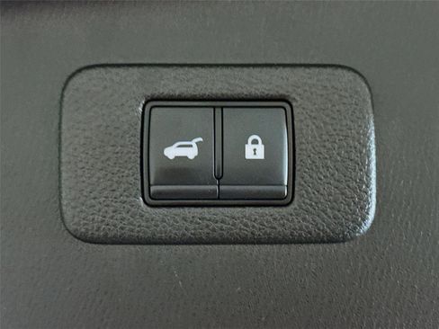 Used 2023 Nissan Armada SL image 24