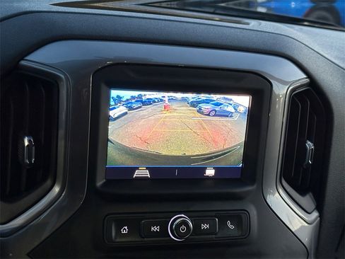 Used 2022 Chevrolet Silverado 1500 Custom image 17