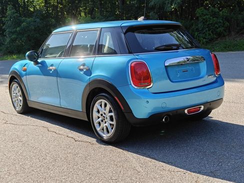 Used 2018 MINI Cooper 4-Door Hardtop FWD image 5