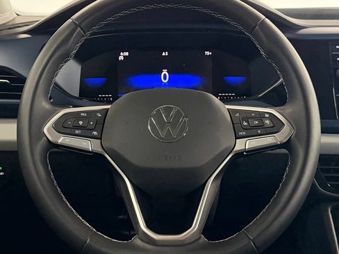 Used 2023 Volkswagen Taos SE FWD image 14