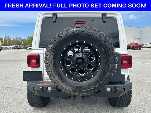 Used 2020 Jeep Wrangler Unlimited Sahara AWD/4WD image 4