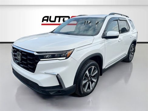 Used 2024 Honda Pilot Touring image 3