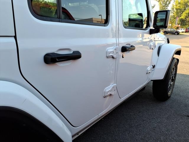 Used 2026 Jeep Wrangler Unlimited Sahara AWD/4WD image 10