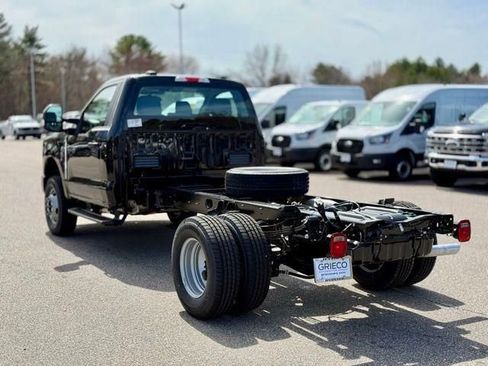 New 2025 Ford F350 XL w/ XL Chrome Package image 6