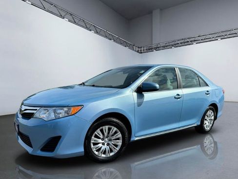 Used 2012 Toyota Camry LE FWD image 8