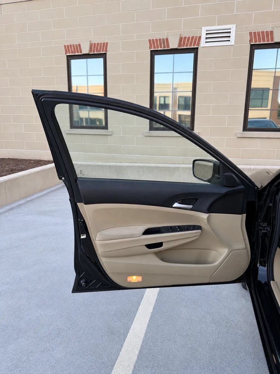 Used 2011 Honda Accord SE image 13