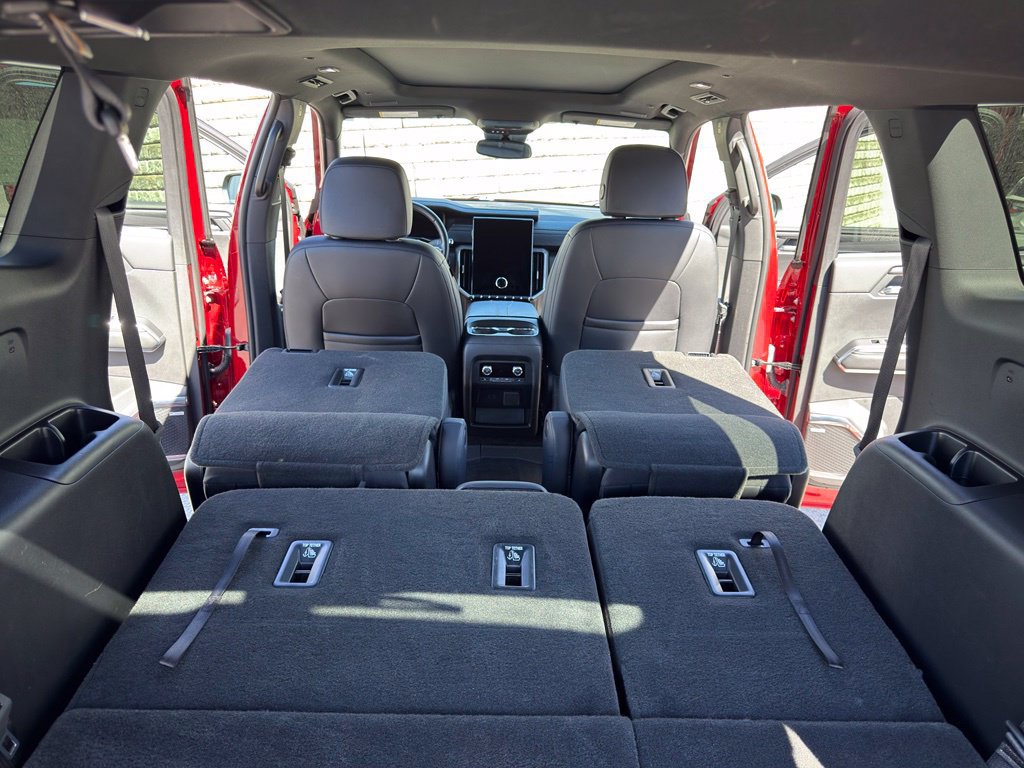 Used 2025 GMC Acadia Elevation w/ Elevation Premium Package AWD/4WD image 35