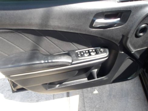 Used 2016 Dodge Charger SXT RWD image 18