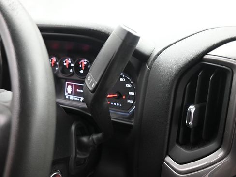 Used 2020 Chevrolet Silverado 1500 Custom w/ Custom Value Package image 21