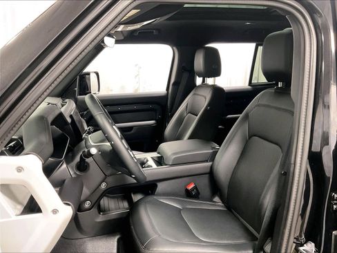 Used 2025 Land Rover Defender 110 S image 10
