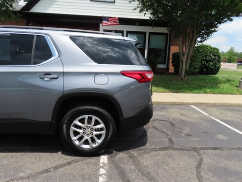 Used 2020 Chevrolet Traverse LT w/ LPO, Cargo Package AWD/4WD image 4