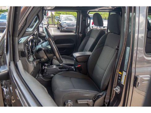 Used 2022 Jeep Wrangler Unlimited Sport image 10