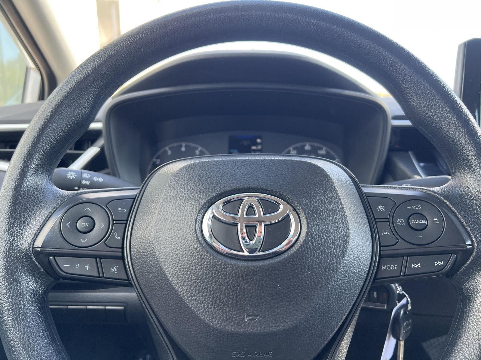 Used 2025 Toyota Corolla LE FWD image 19
