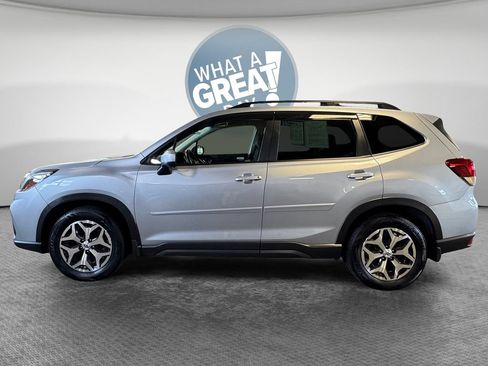 Used 2021 Subaru Forester Premium AWD/4WD image 7