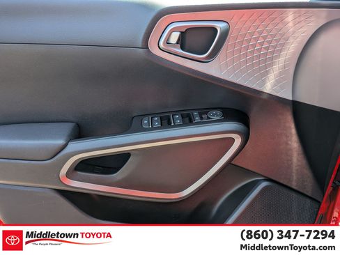 Used 2023 Kia Soul LX FWD image 10