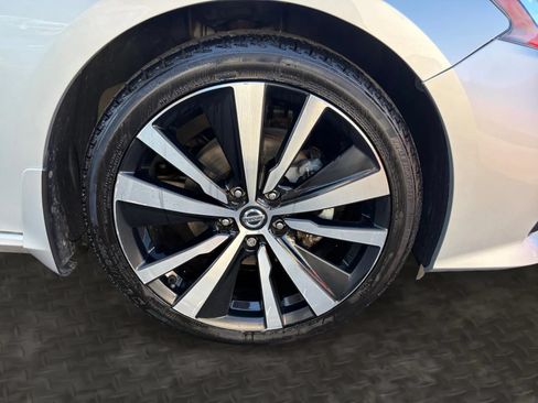 Used 2021 Nissan Altima 2.5 Platinum AWD/4WD image 38