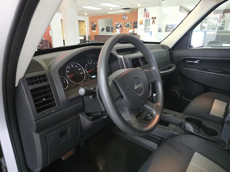 Used 2009 Jeep Liberty Sport w/ Popular Equipment Group AWD/4WD image 8