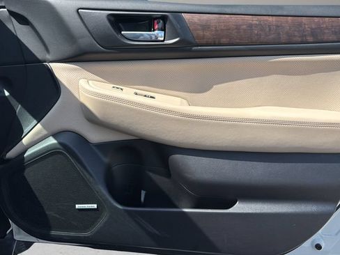 Used 2016 Subaru Outback 3.6R Limited AWD/4WD image 9