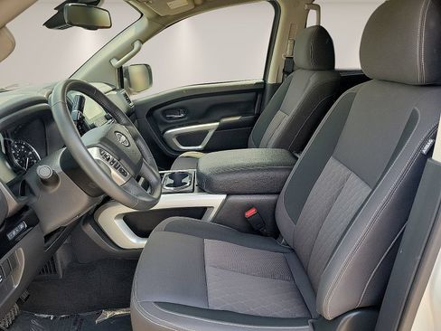 Used 2024 Nissan Titan SV w/ SV Convenience Package AWD/4WD image 15