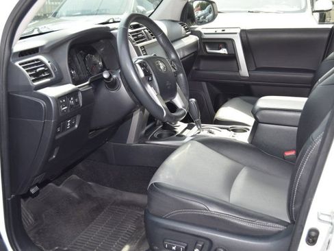 Used 2022 Toyota 4Runner SR5 Premium w/ Moonroof Package AWD/4WD image 18