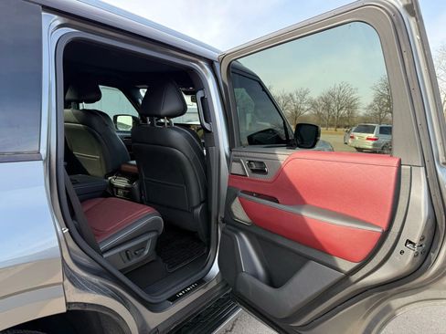 Used 2025 INFINITI QX80 Autograph image 26