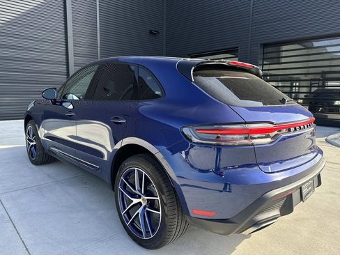 Certified 2025 Porsche Macan AWD/4WD image 3